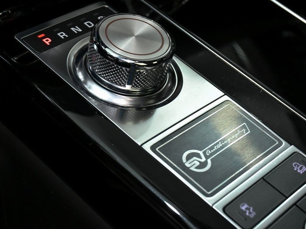 2020 Land Rover Range Rover SV Autobiography Dynamic photo 32