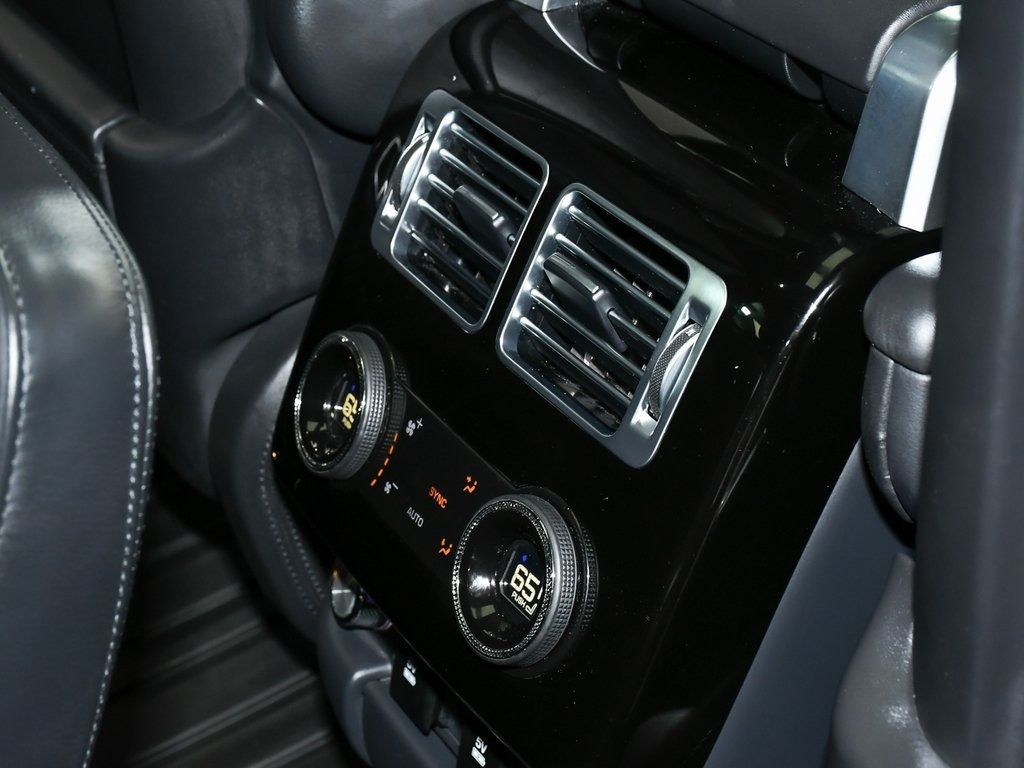 2020 Land Rover Range Rover SV Autobiography Dynamic photo 39