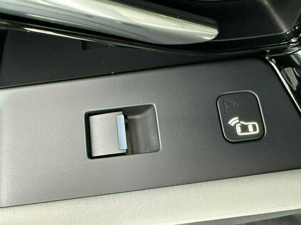 2020 Land Rover Range Rover Evoque P250 SE - 23060480 - 32