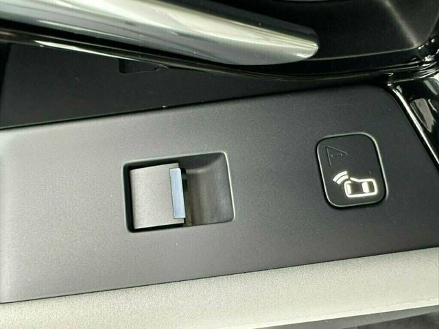 2020 Land Rover Range Rover Evoque P250 SE - 23060480 - 32