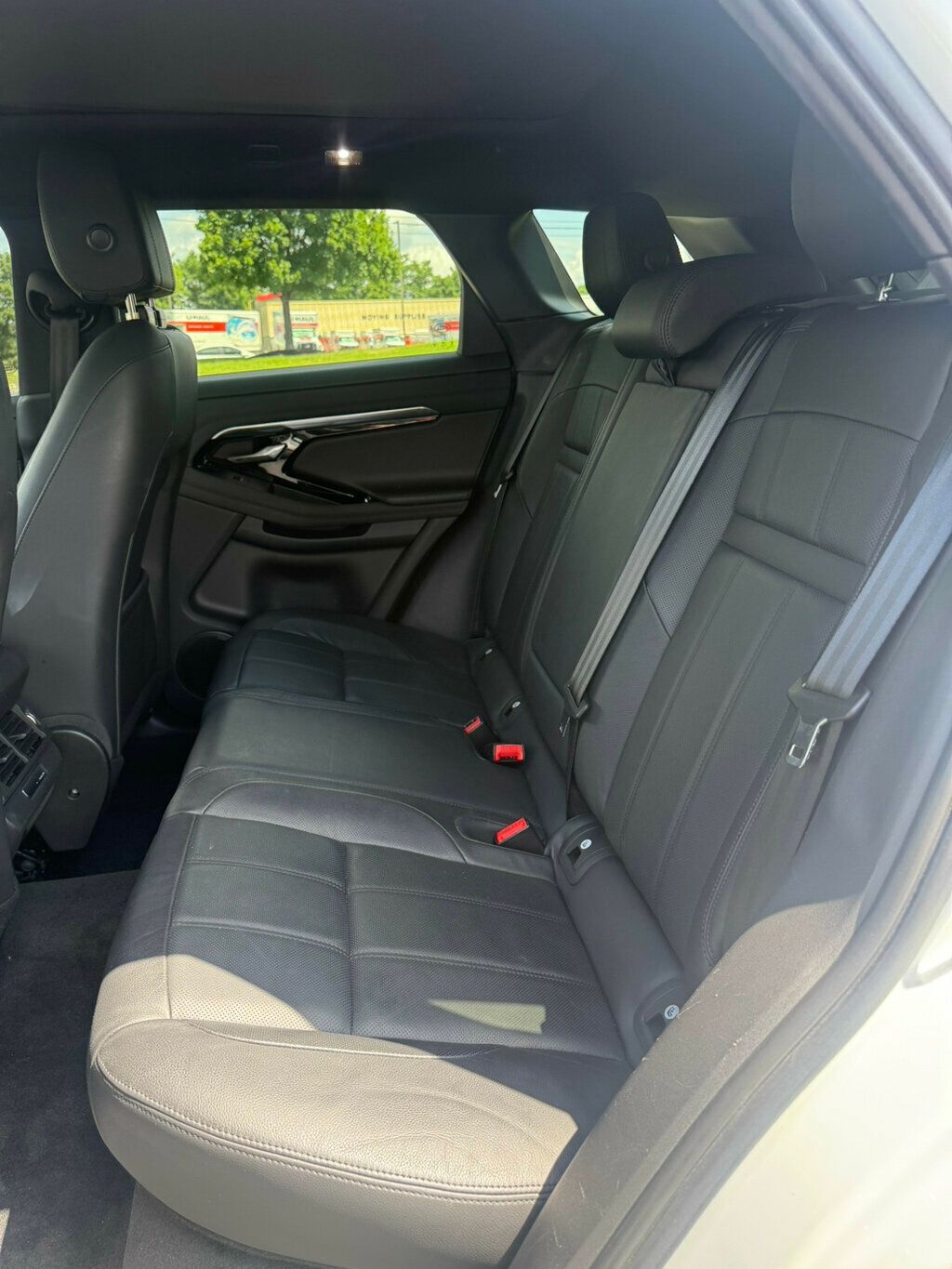 2020 Land Rover Range Rover Evoque R-Dynamic SE photo 17