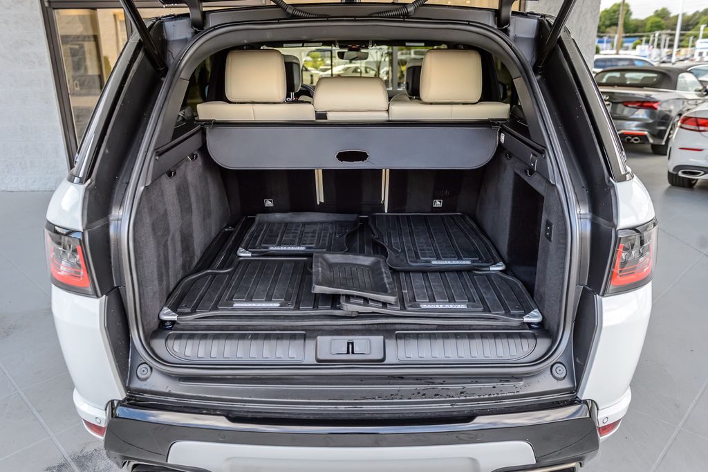 2020 Land Rover Range Rover Sport RANGE ROVER HST - WHITE ON BLACK AND WHITE LEATHER - GORGEOUS - 23021157 - 10