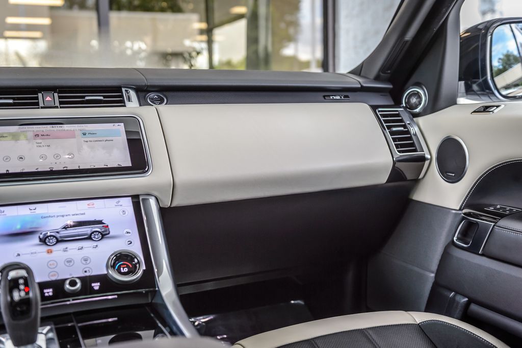 2020 Land Rover Range Rover Sport RANGE ROVER HST - WHITE ON BLACK AND WHITE LEATHER - GORGEOUS - 23021157 - 36