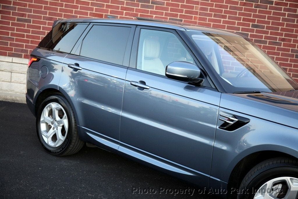 2020 Land Rover Range Rover Sport HSE photo 12