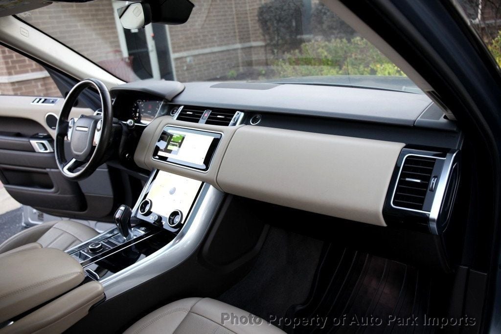 2020 Land Rover Range Rover Sport HSE photo 31
