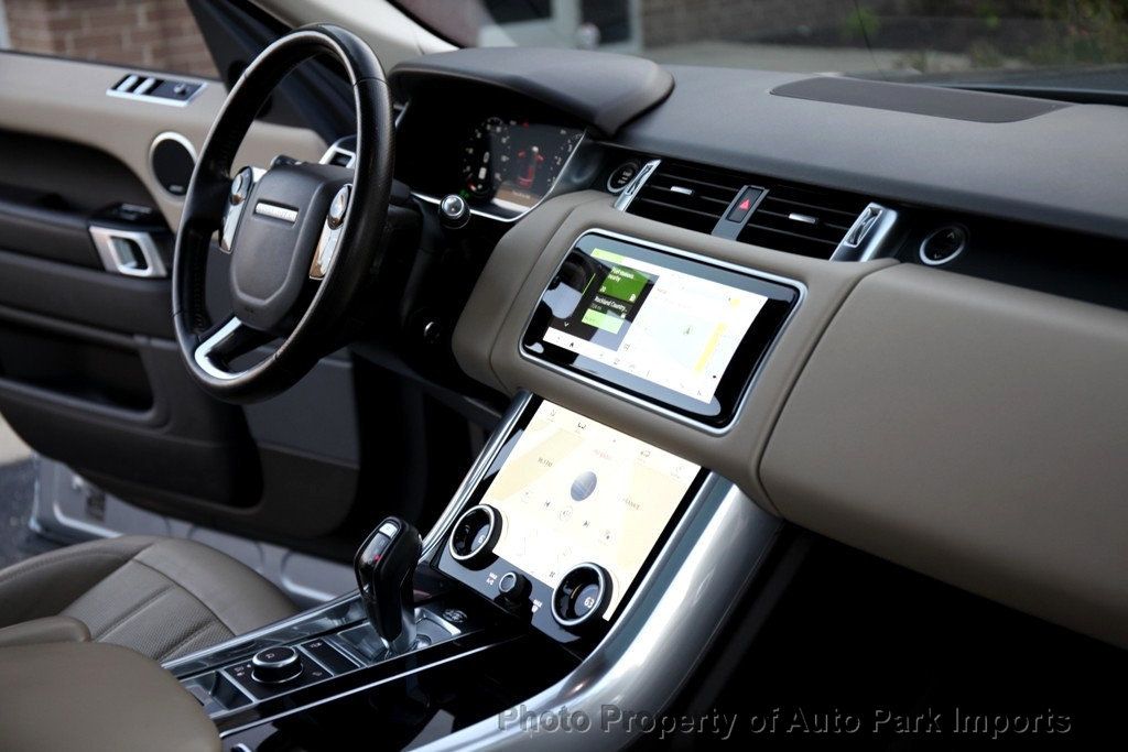 2020 Land Rover Range Rover Sport HSE photo 32