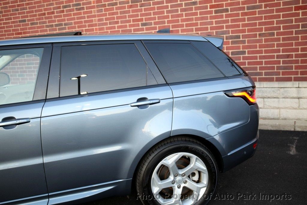 2020 Land Rover Range Rover Sport HSE photo 5