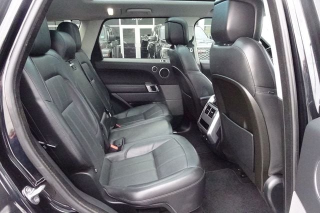 2020 Land Rover Range Rover Sport Turbo i6 MHEV HSE - 22930606 - 11