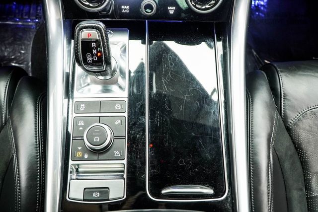 2020 Land Rover Range Rover Sport V8 Supercharged SVR - 22903710 - 19