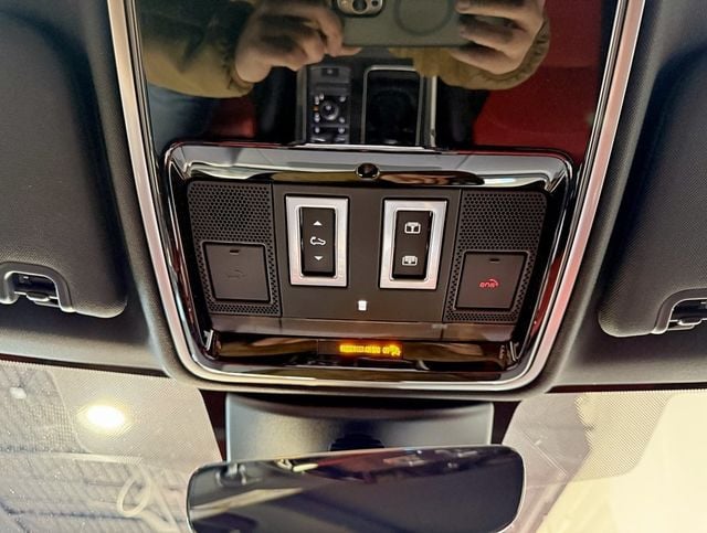 2020 Land Rover Range Rover Sport V8 Supercharged SVR - 22961610 - 39