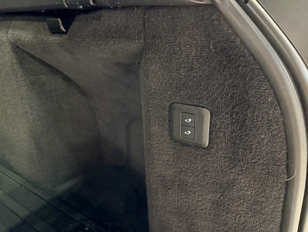 2020 Land Rover Range Rover Sport V8 Supercharged SVR - 22961610 - 57