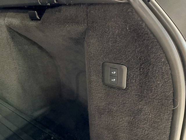 2020 Land Rover Range Rover Sport V8 Supercharged SVR - 22961610 - 57