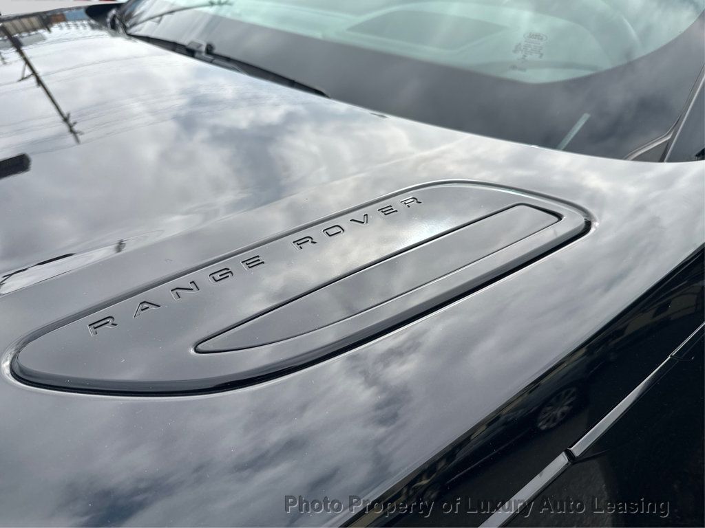 Land Rover Range Rover Velar photo 11