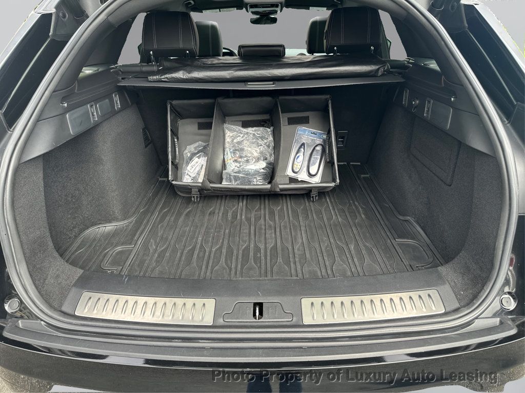 Land Rover Range Rover Velar photo 13