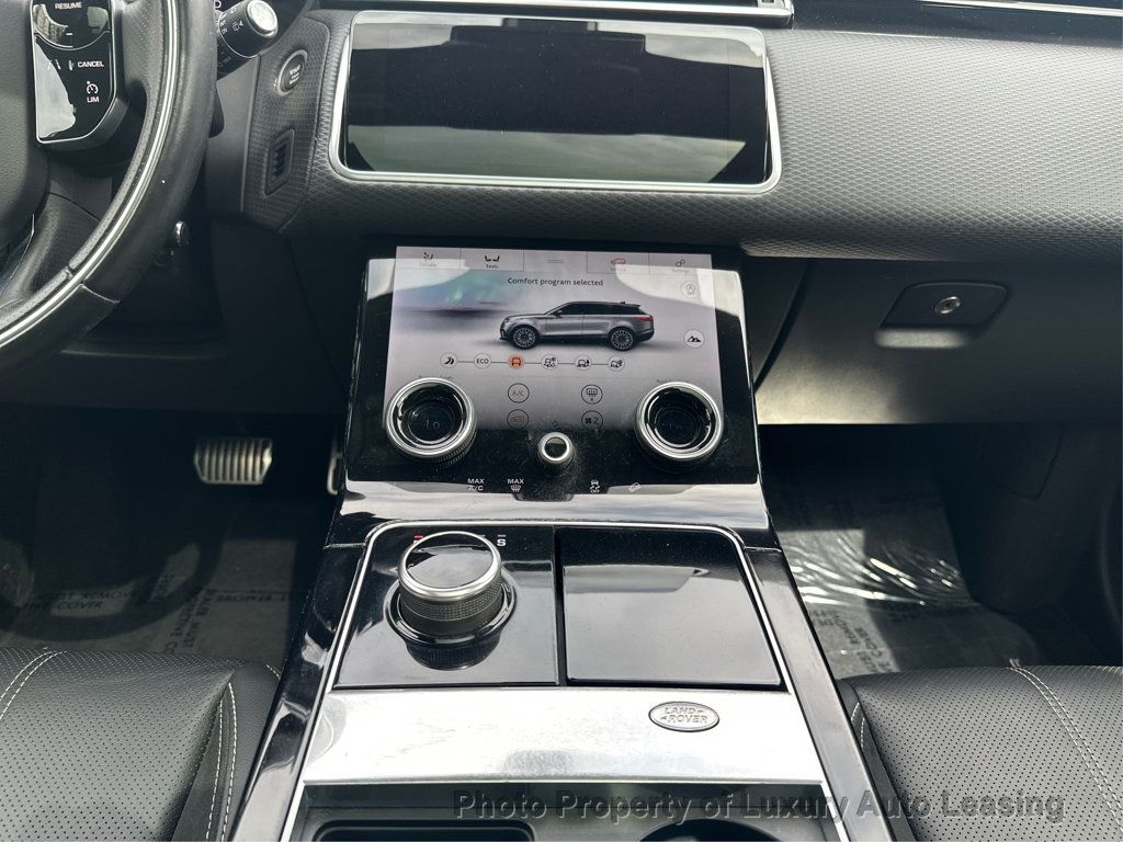 Land Rover Range Rover Velar photo 14