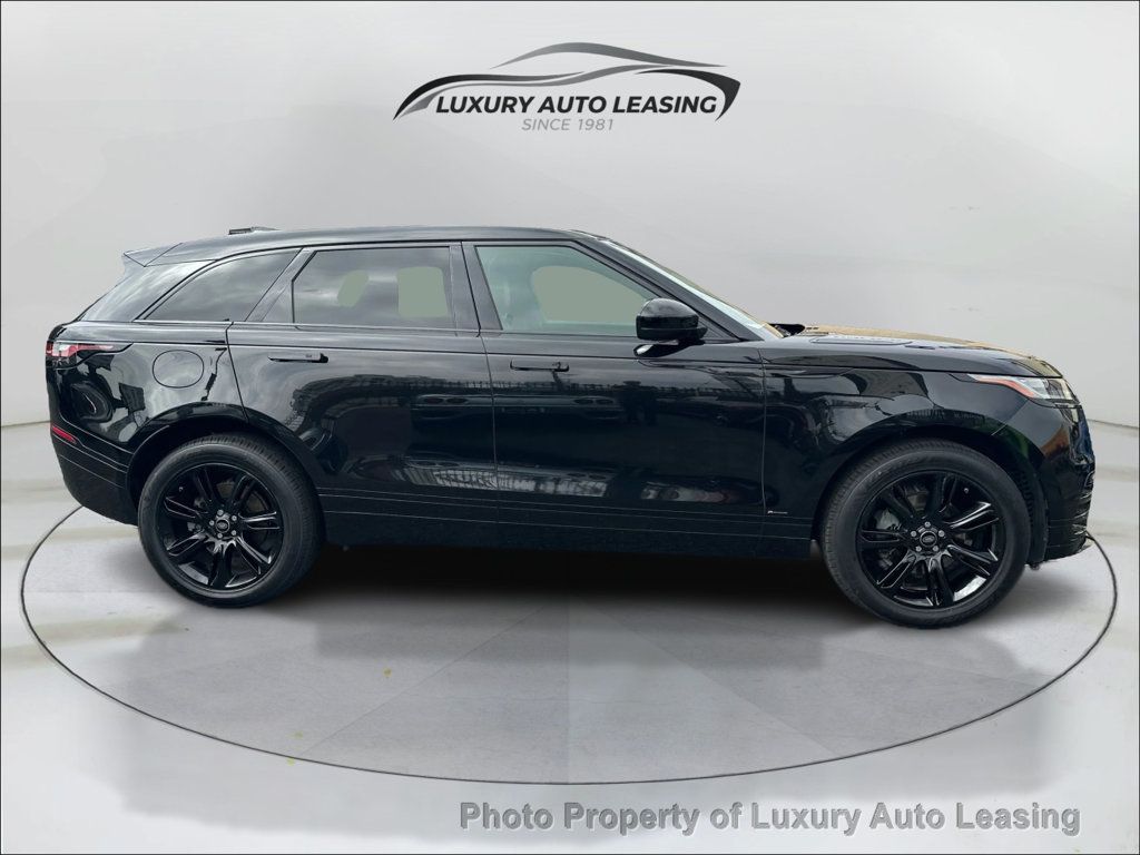 Land Rover Range Rover Velar photo 2