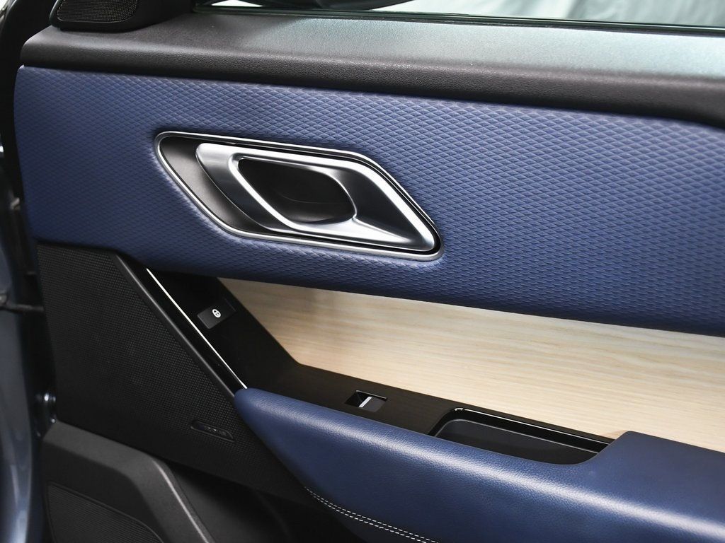 2020 Land Rover Range Rover Velar P250 R-Dynamic S photo 17