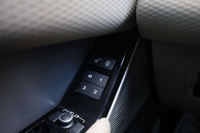 2020 Land Rover Range Rover Velar R-Dynamic S - 23057719 - 37