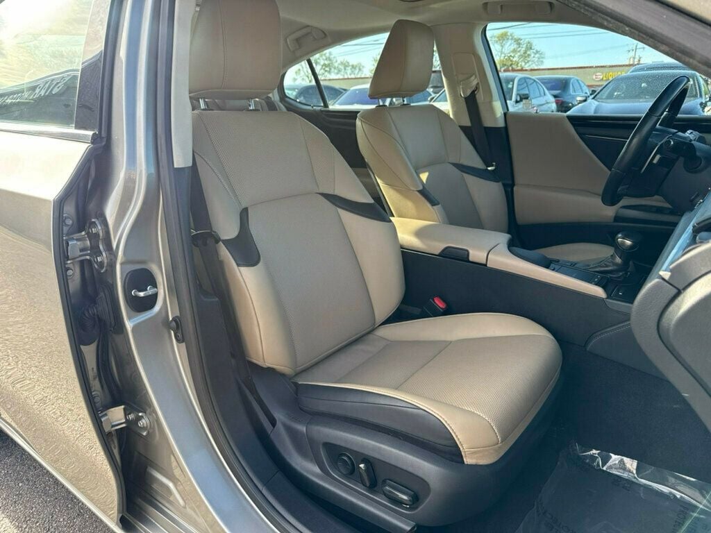 2020 Lexus ES ES 300h FWD - 23019773 - 15