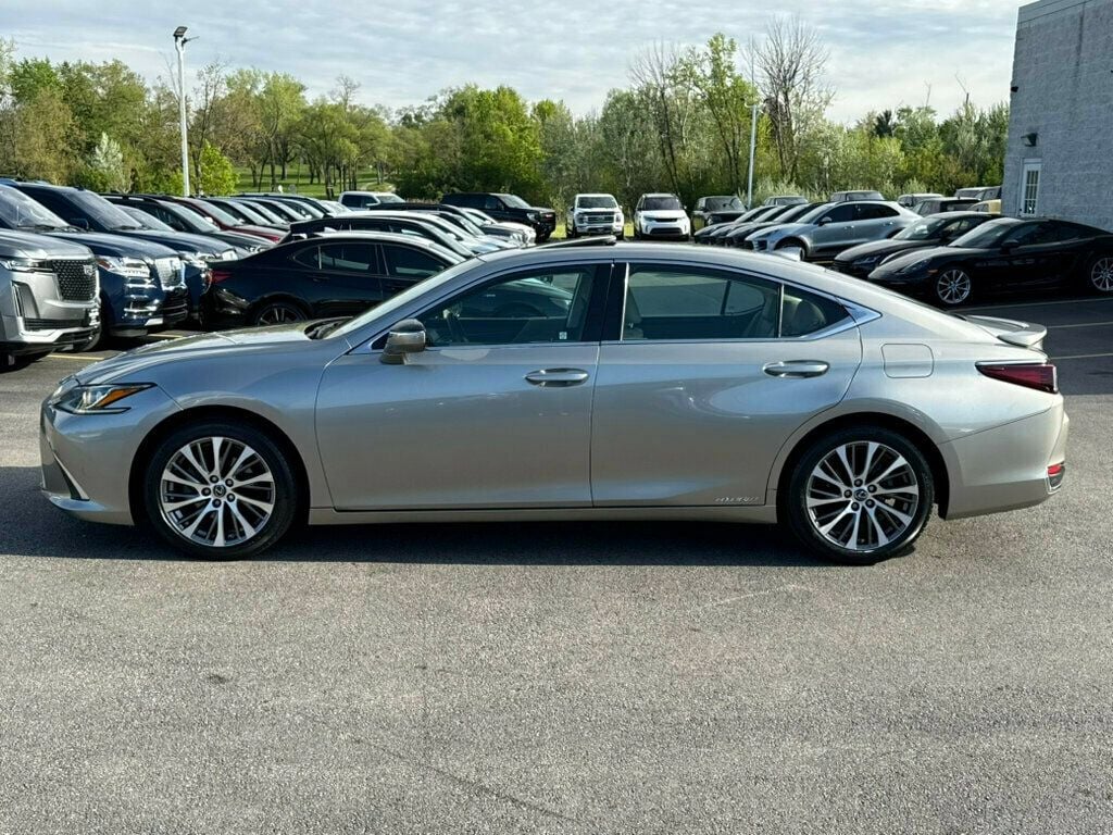 2020 Lexus ES ES 300h FWD - 23019773 - 16