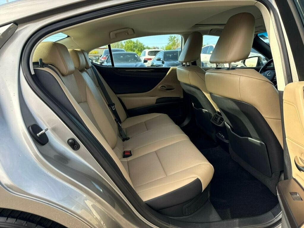 2020 Lexus ES ES 300h FWD - 23019773 - 20
