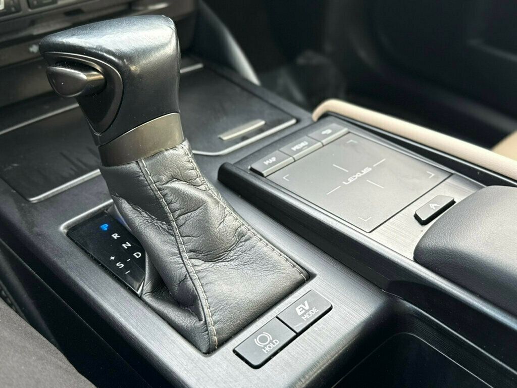2020 Lexus ES ES 300h FWD - 23019773 - 30