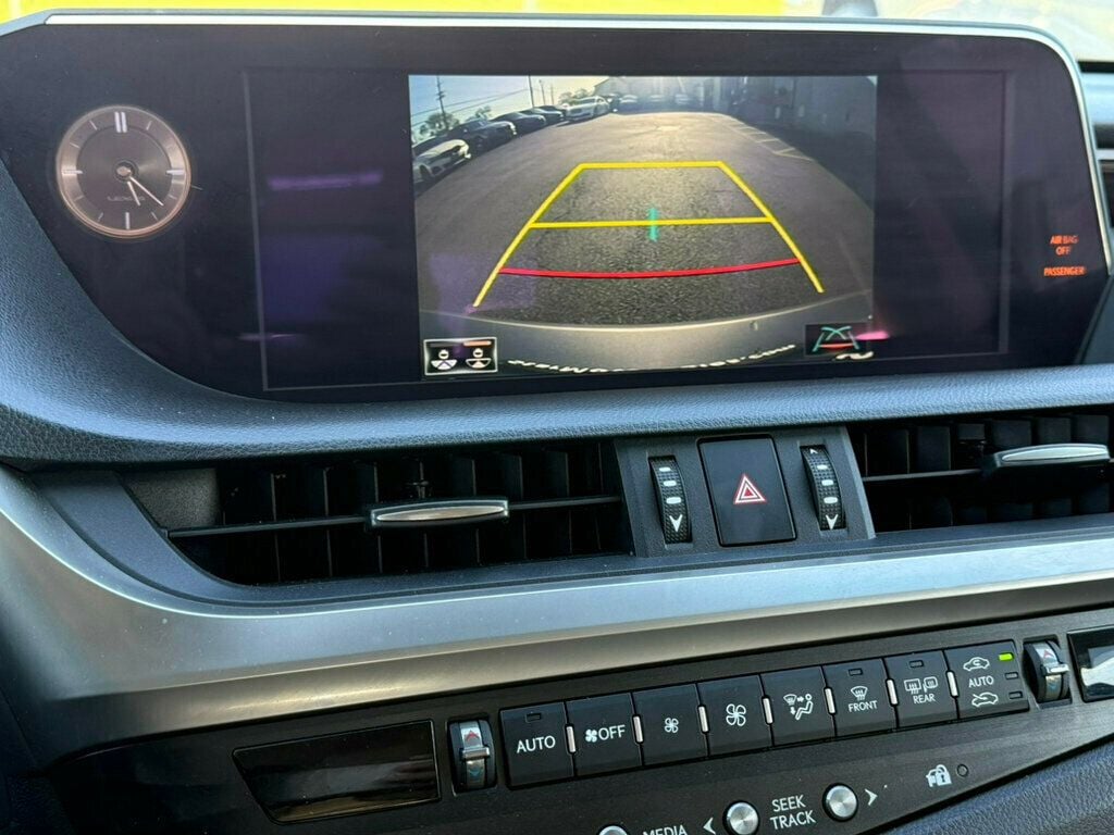 2020 Lexus ES ES 300h FWD - 23019773 - 3