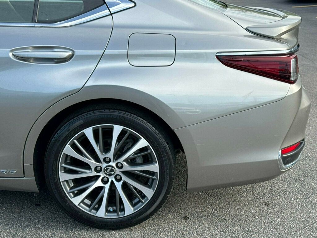 2020 Lexus ES ES 300h FWD - 23019773 - 41