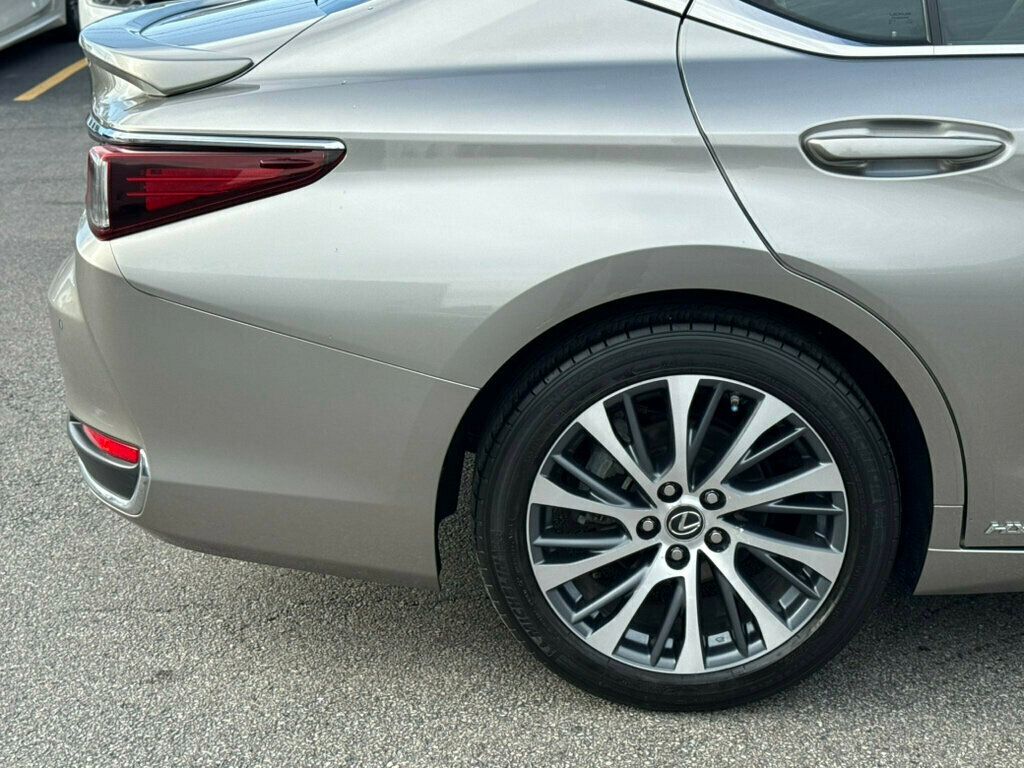 2020 Lexus ES ES 300h FWD - 23019773 - 42