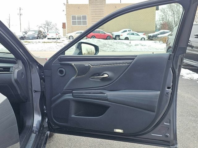 2020 Lexus ES ES 300h Luxury FWD - 22957090 - 21