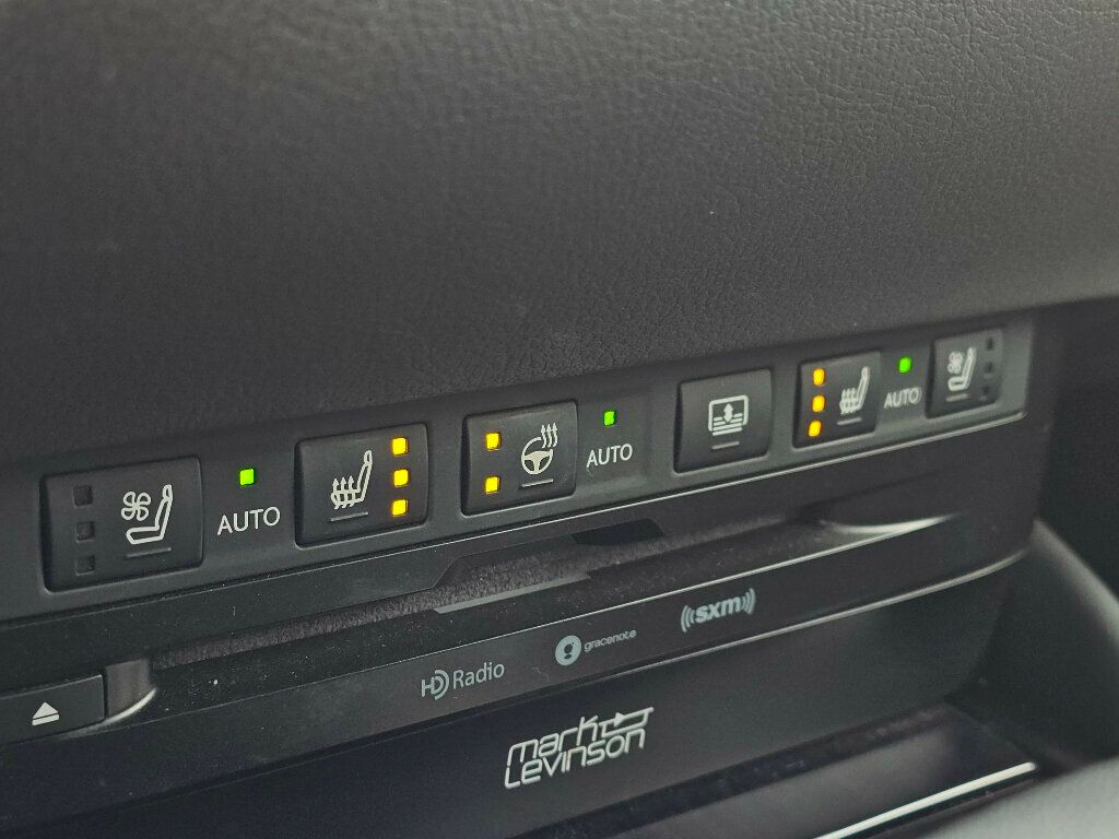 2020 Lexus ES ES 300h Luxury FWD - 22957090 - 32