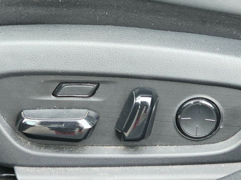 2020 Lexus ES ES 300h Luxury FWD - 22957090 - 38