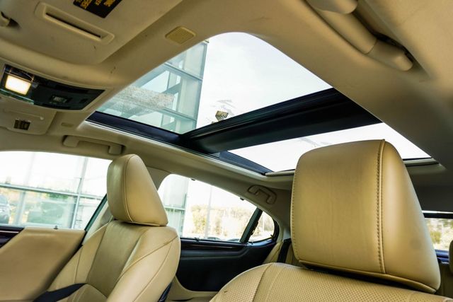 2020 Lexus ES ES 350 Ultra Luxury FWD - 22985595 - 37