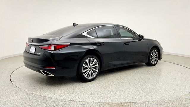 2020 Lexus ES ES 350 w/ Premium Pkg, Blind Spot Monitor & 18'' Wheels - 23023891 - 4
