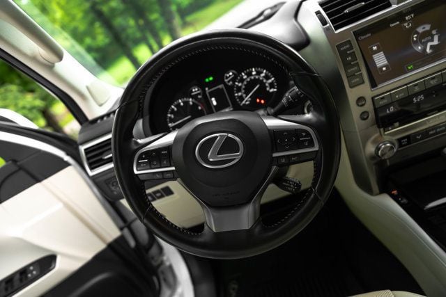 2020 Lexus GX LocalTrade/Heated&CooledSeats/PowerSunroof/BackupCamera - 23066381 - 19