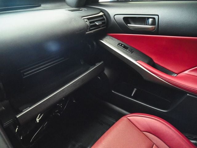 2020 Lexus IS 300 - 22972559 - 15
