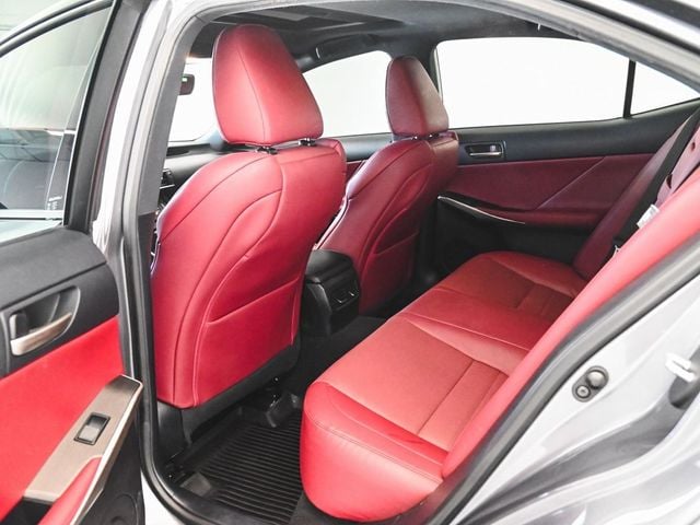 2020 Lexus IS 300 - 22972559 - 26