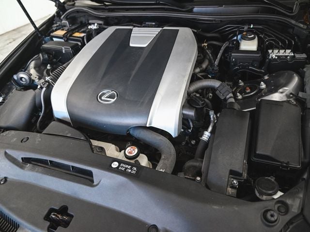 2020 Lexus IS 300 - 22972559 - 30