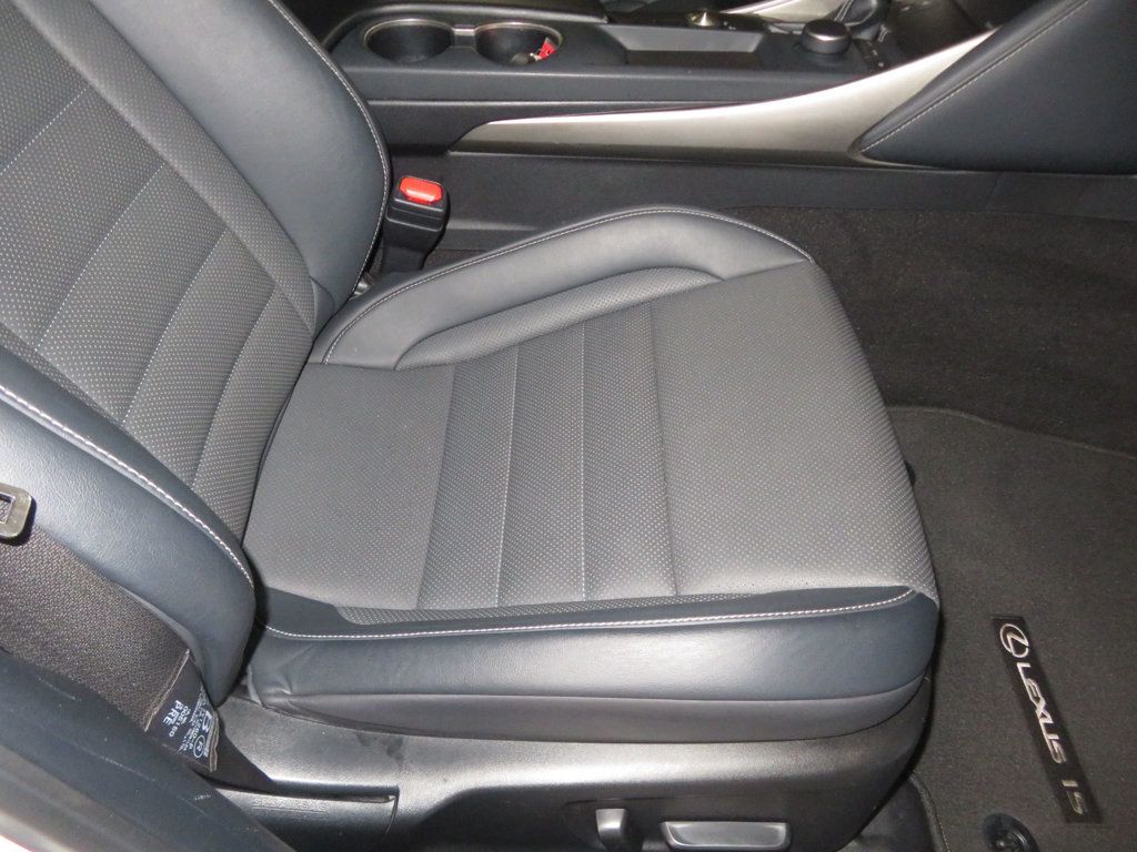 2020 Lexus IS EXTRA CLEAN FSPORT 4DOOR LEXUS IS 300 LEATHER  - 22913010 - 33