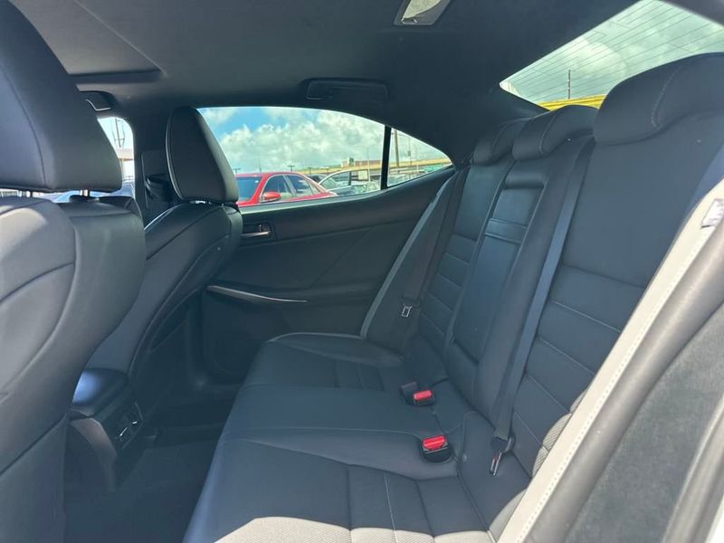 2020 Lexus IS 300 F SPORT photo 13