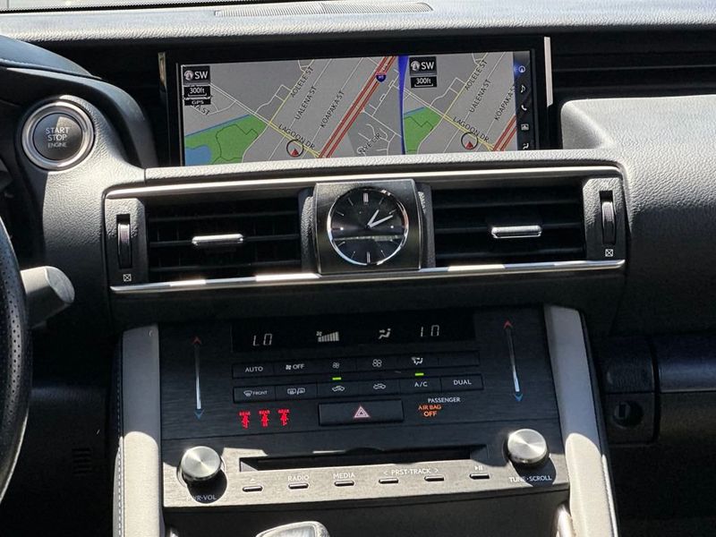 2020 Lexus IS 300 F SPORT photo 14