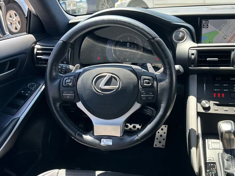2020 Lexus IS 300 F SPORT photo 16