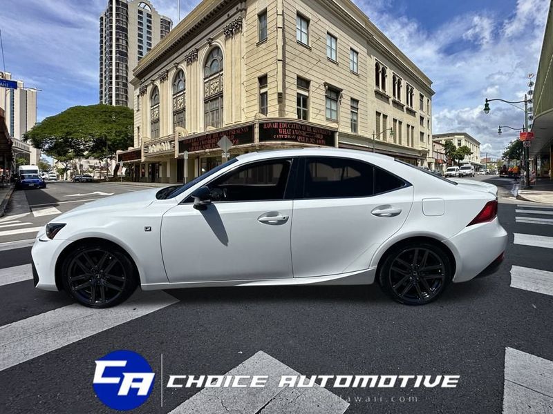 2020 Lexus IS 300 F SPORT photo 3