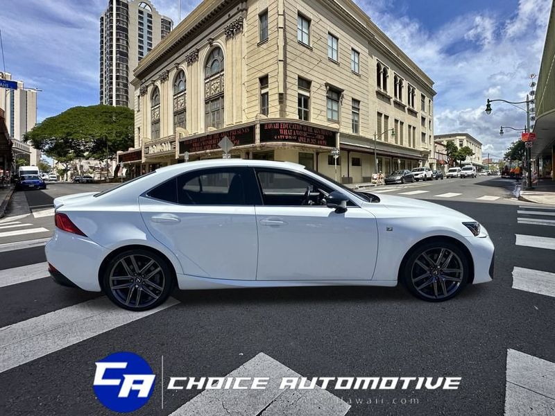 2020 Lexus IS 300 F SPORT photo 7