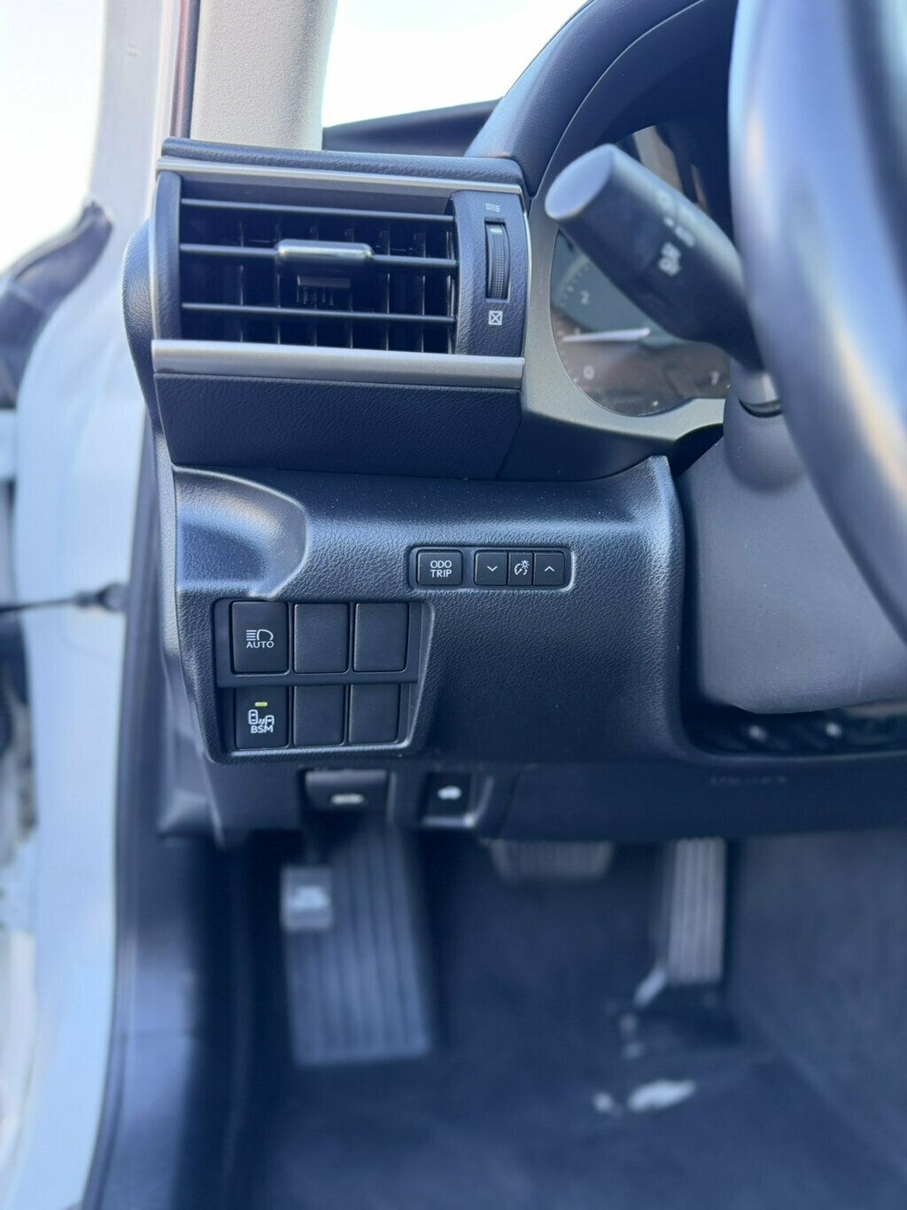Lexus IS photo 19