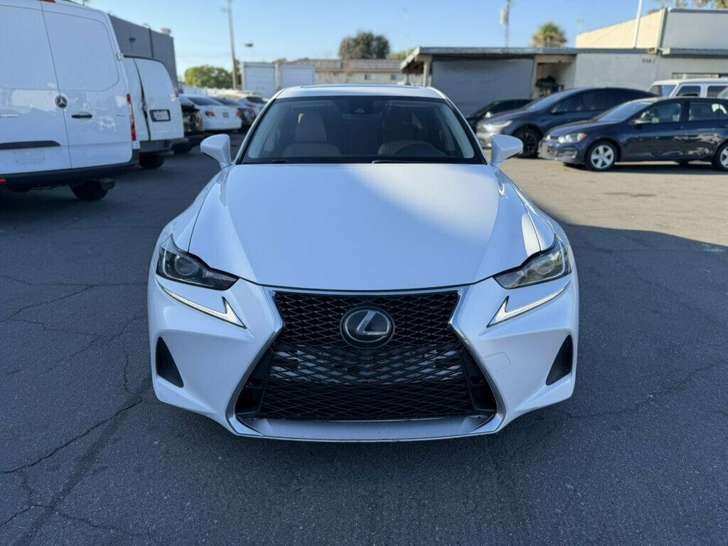 Lexus IS photo 2