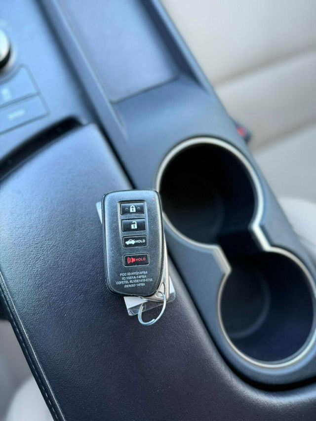 2020 Lexus IS IS 300 RWD - 23050739 - 22