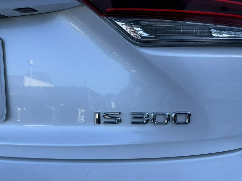 Lexus IS photo 26
