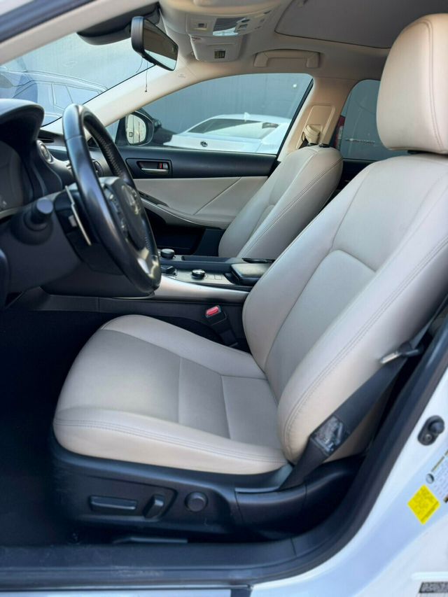 2020 Lexus IS IS 300 RWD - 23050739 - 6
