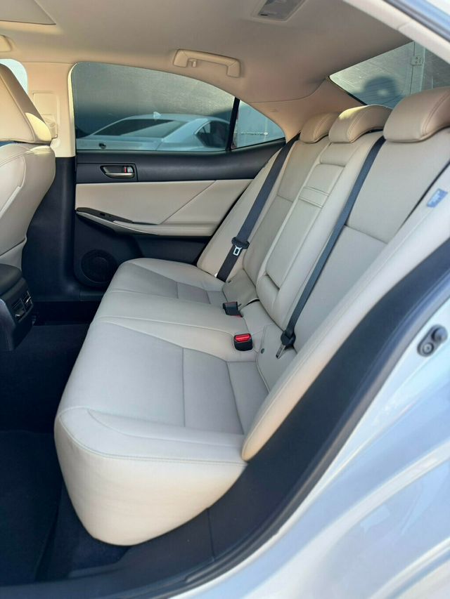 2020 Lexus IS IS 300 RWD - 23050739 - 7
